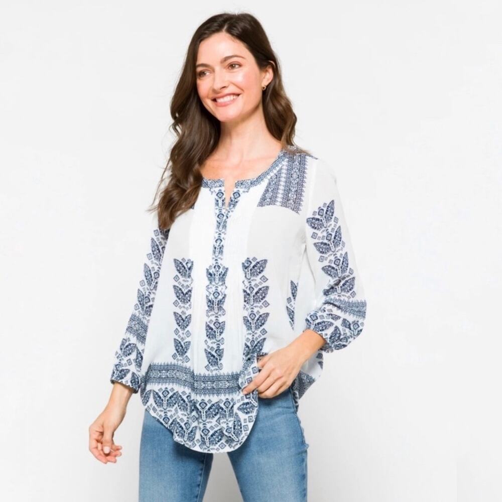 Pale Sky White Amely Split Neck Blouse Sz M